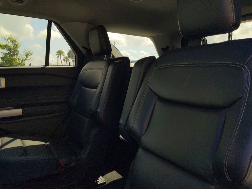 Certified 2022 Ford Explorer XLT w/ Equipment Group 202A image 15