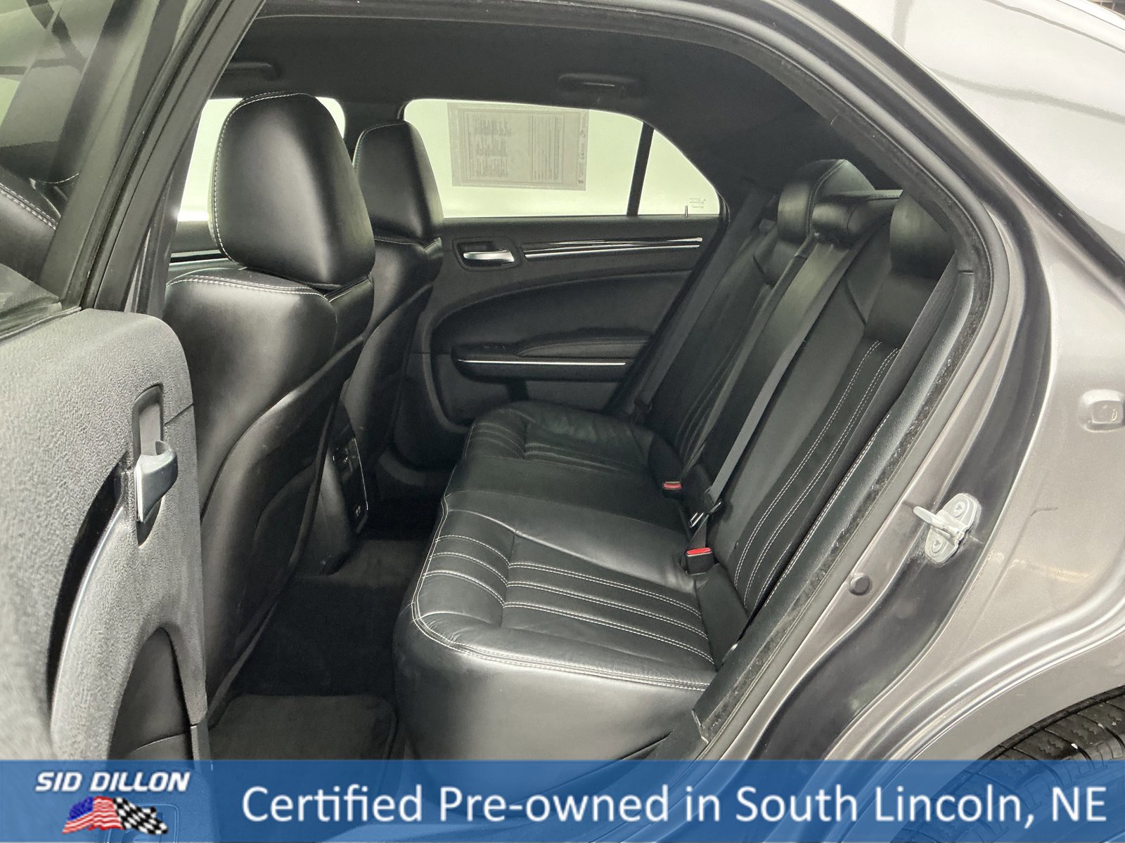 Used 2018 Chrysler 300 S image 19