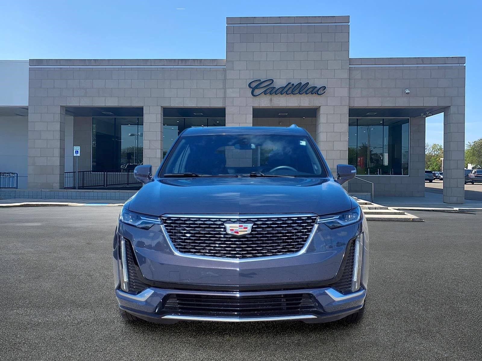 Used 2024 Cadillac XT6 Premium Luxury w/ LPO, Floor Liner Package AWD/4WD image 2