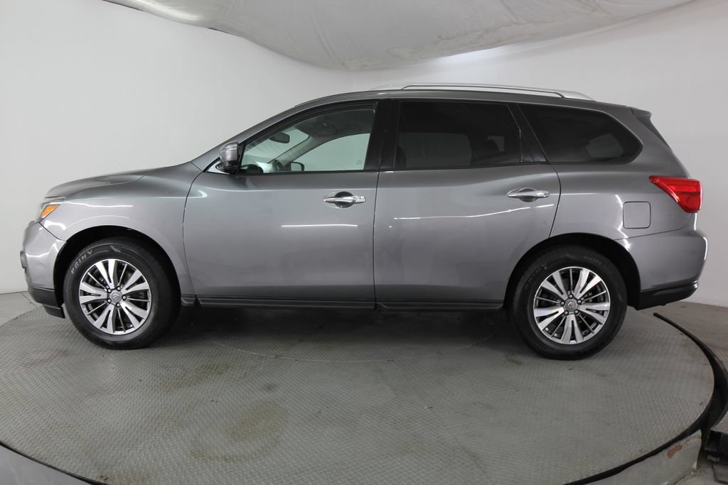 Used 2020 Nissan Pathfinder SL AWD/4WD image 4