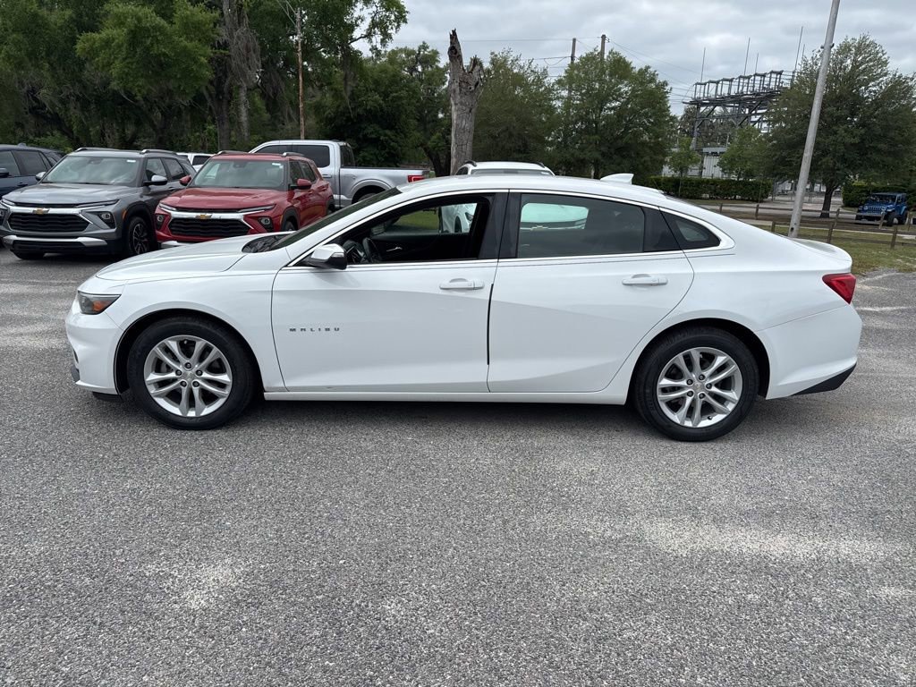 Used 2018 Chevrolet Malibu LT w/ Leather Package FWD image 6