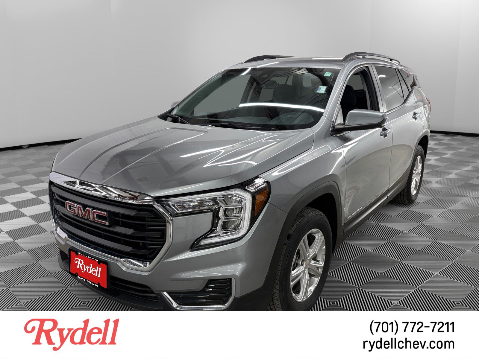 Used 2024 GMC Terrain SLE w/ Driver Convenience Package AWD/4WD image 1