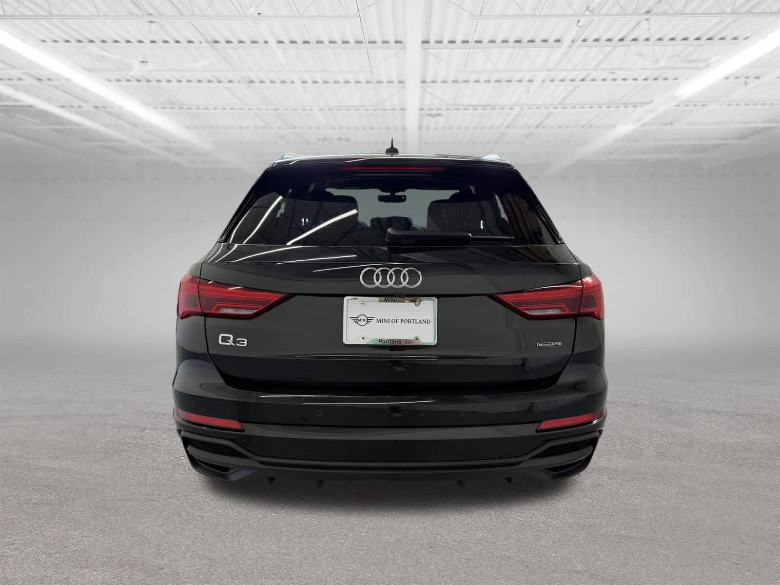Used 2024 Audi Q3 2.0T Premium AWD/4WD image 3