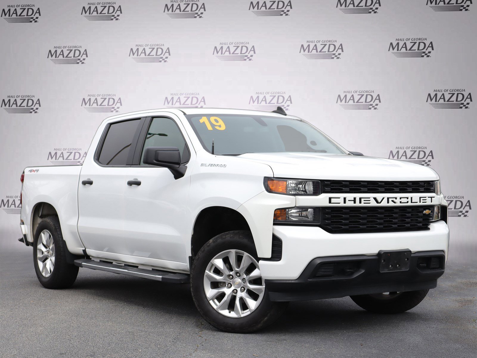 Used 2019 Chevrolet Silverado 1500 Custom w/ Custom Value Package image 2