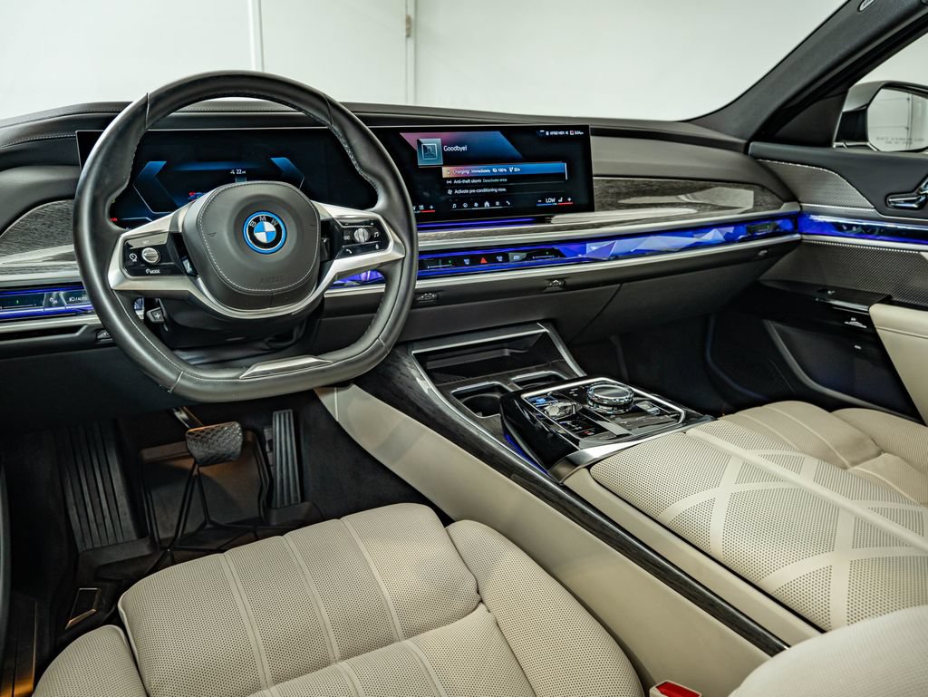 Used 2024 BMW i7 eDrive50 RWD image 30