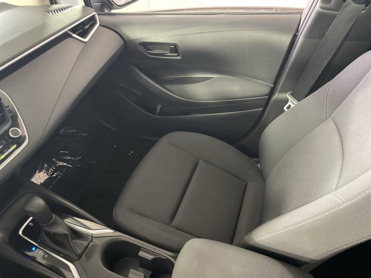 Used 2024 Toyota Corolla LE image 23