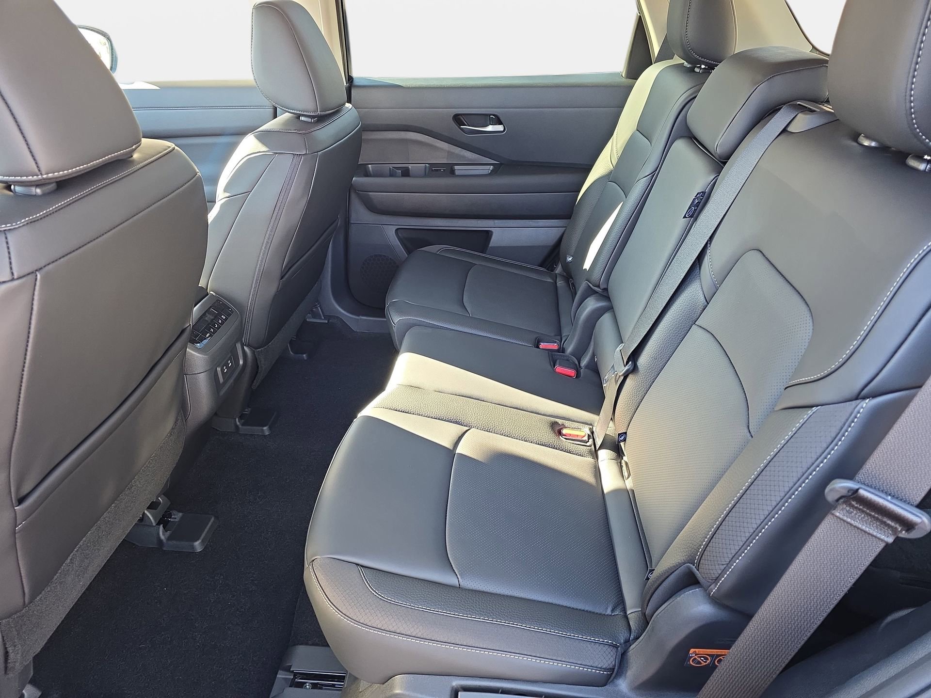 New 2026 Nissan Pathfinder SL FWD image 14