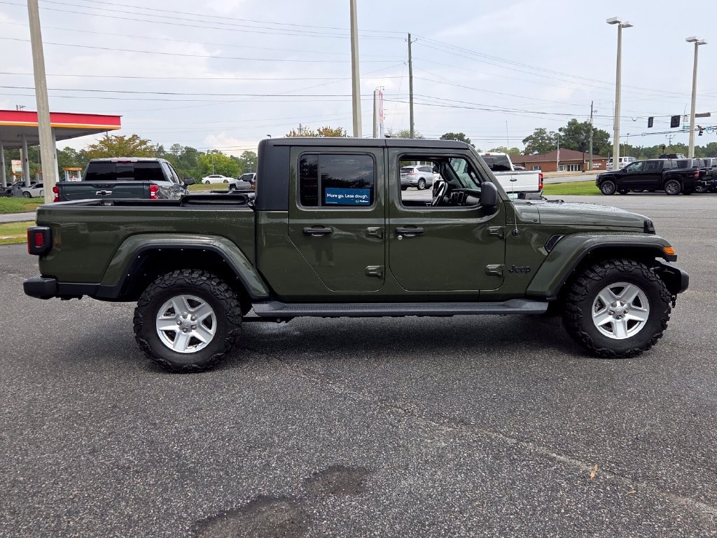 Used 2022 Jeep Gladiator Sport AWD/4WD image 11