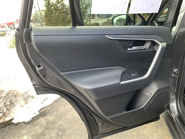 Used 2025 Toyota RAV4 XLE image 15