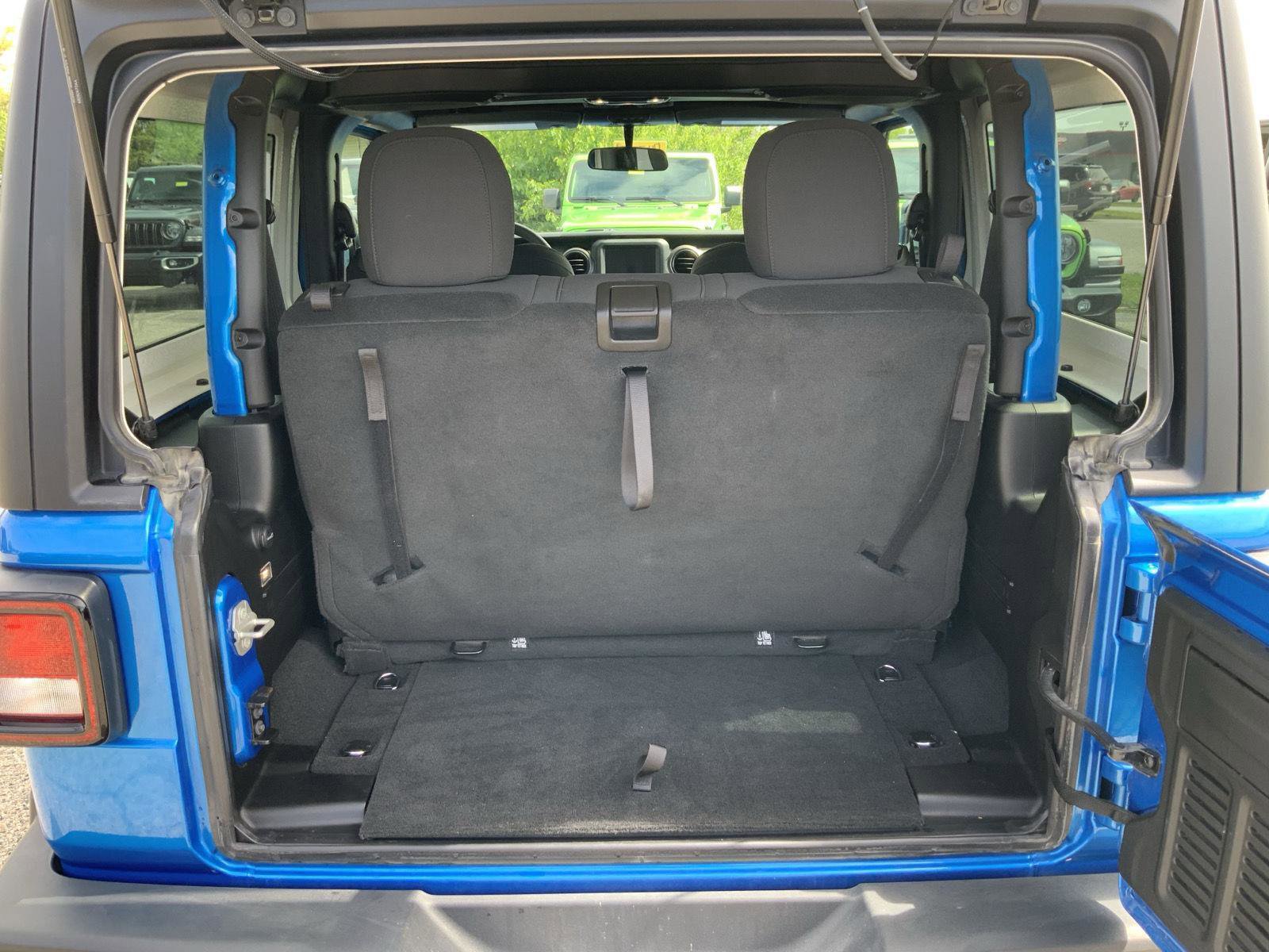 Used 2023 Jeep Wrangler Sport AWD/4WD image 10