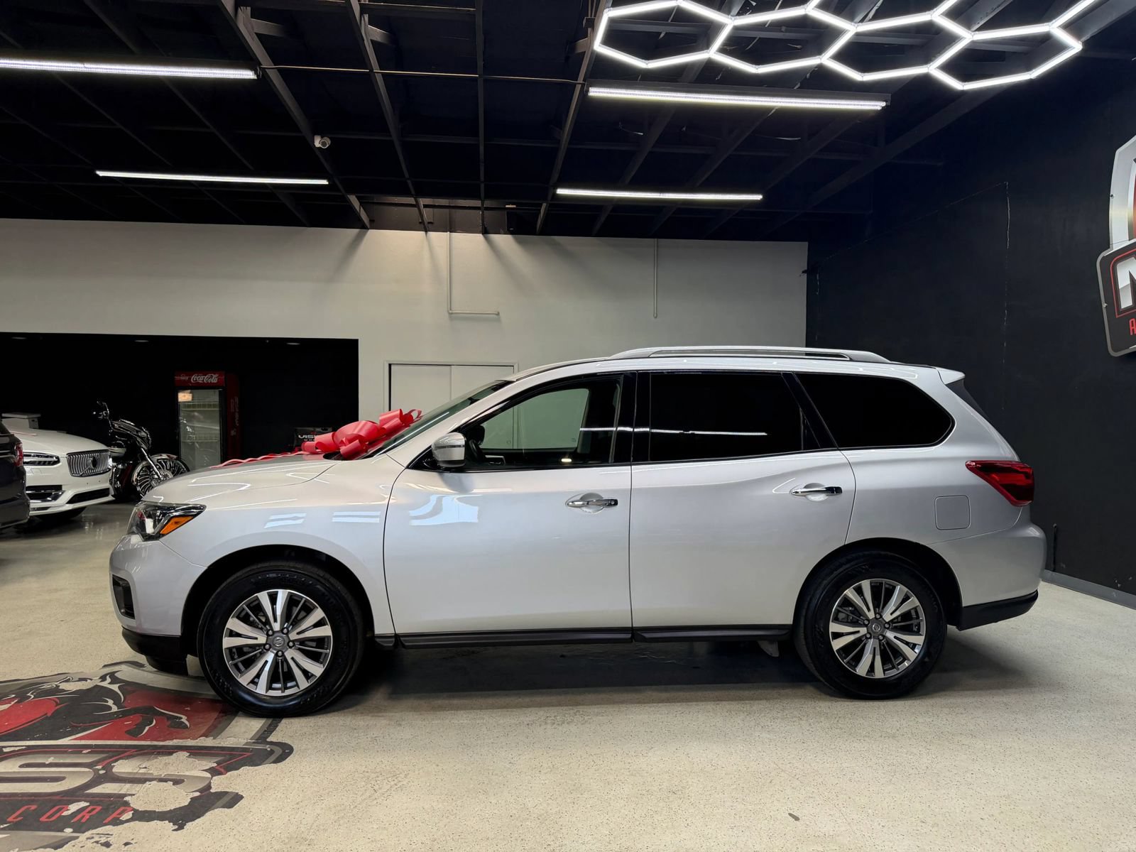 Used 2020 Nissan Pathfinder S AWD/4WD image 17