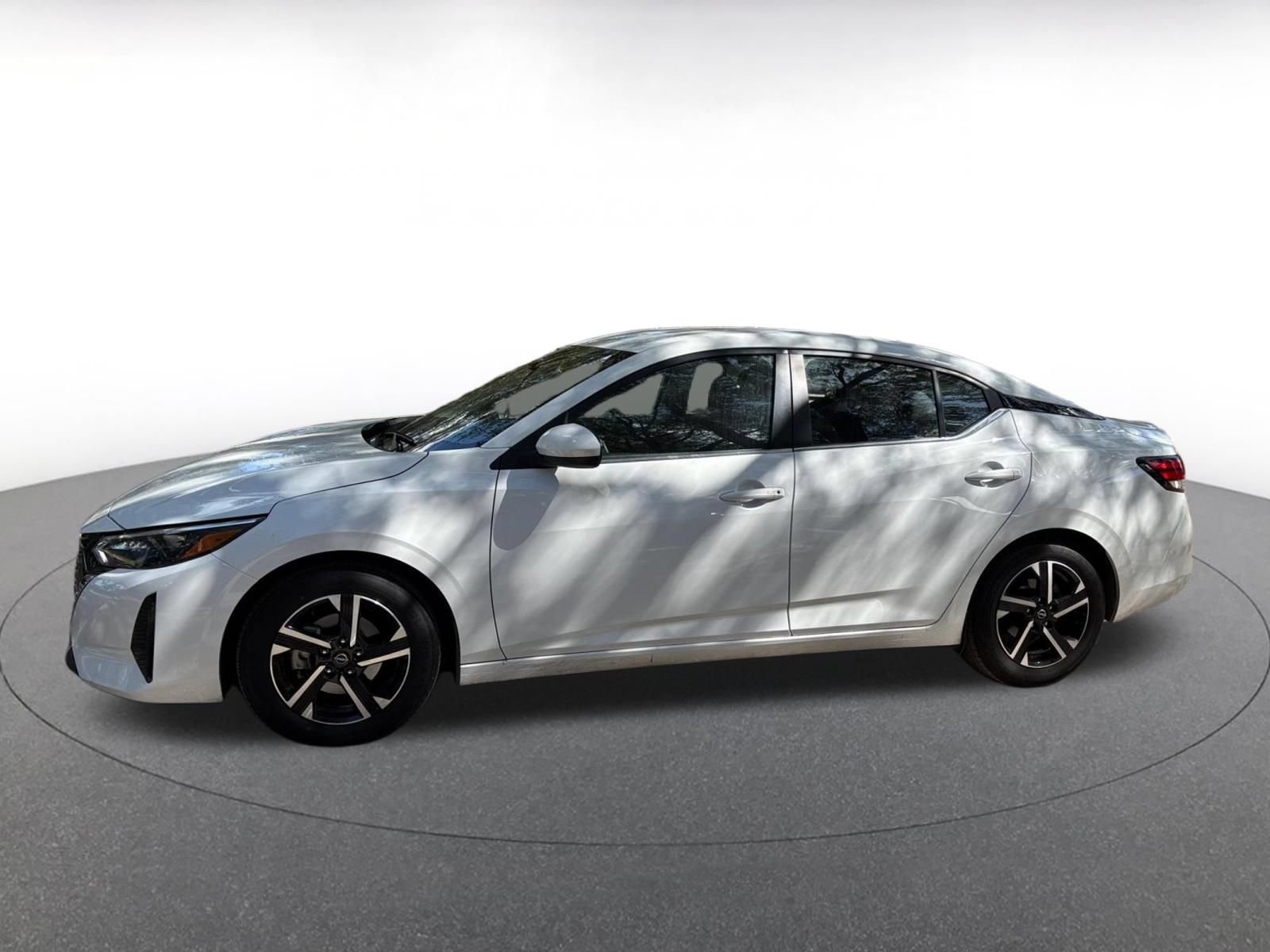 Used 2025 Nissan Sentra SV FWD image 7
