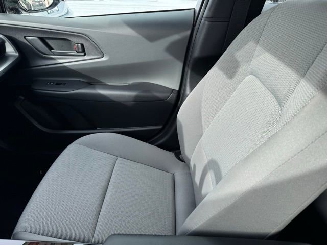 Used 2024 Toyota Prius LE image 17