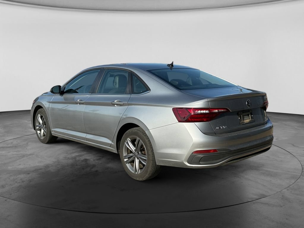 Used 2024 Volkswagen Jetta SE FWD image 7