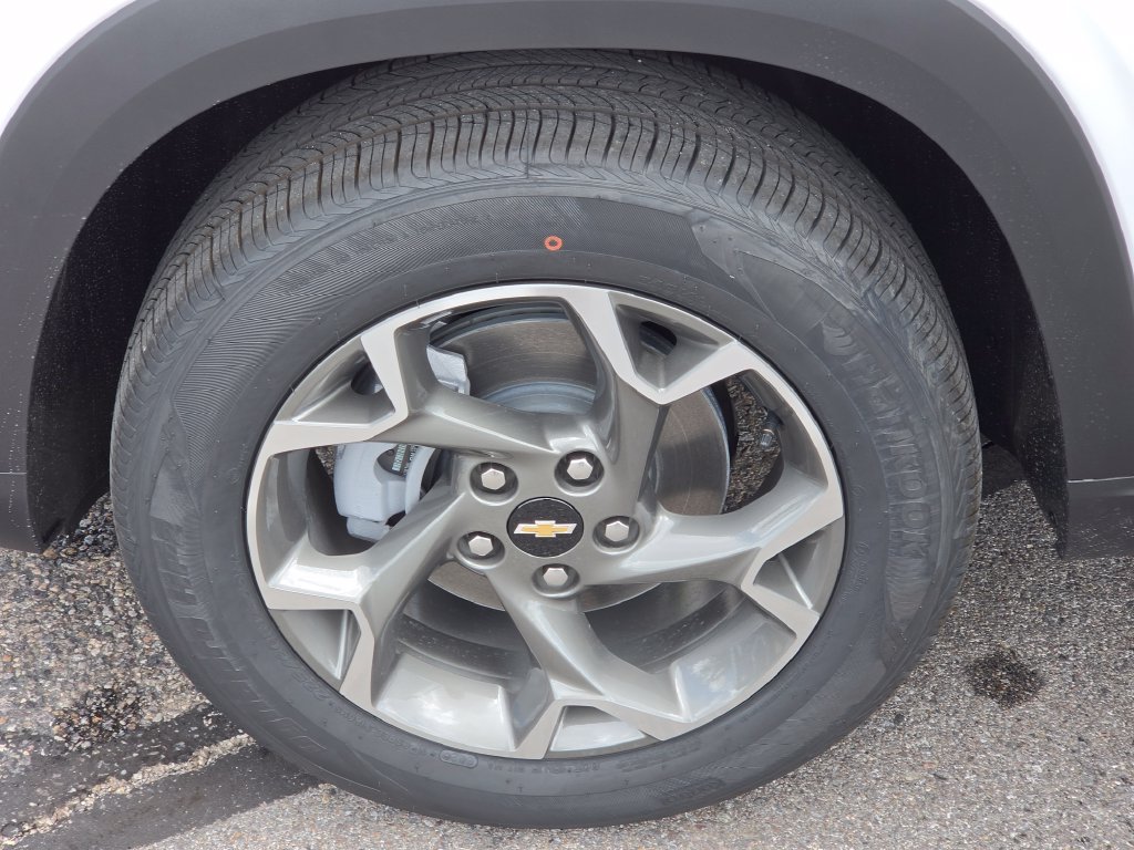 New 2026 Chevrolet Trax LT w/ Driver Confidence Package FWD image 24
