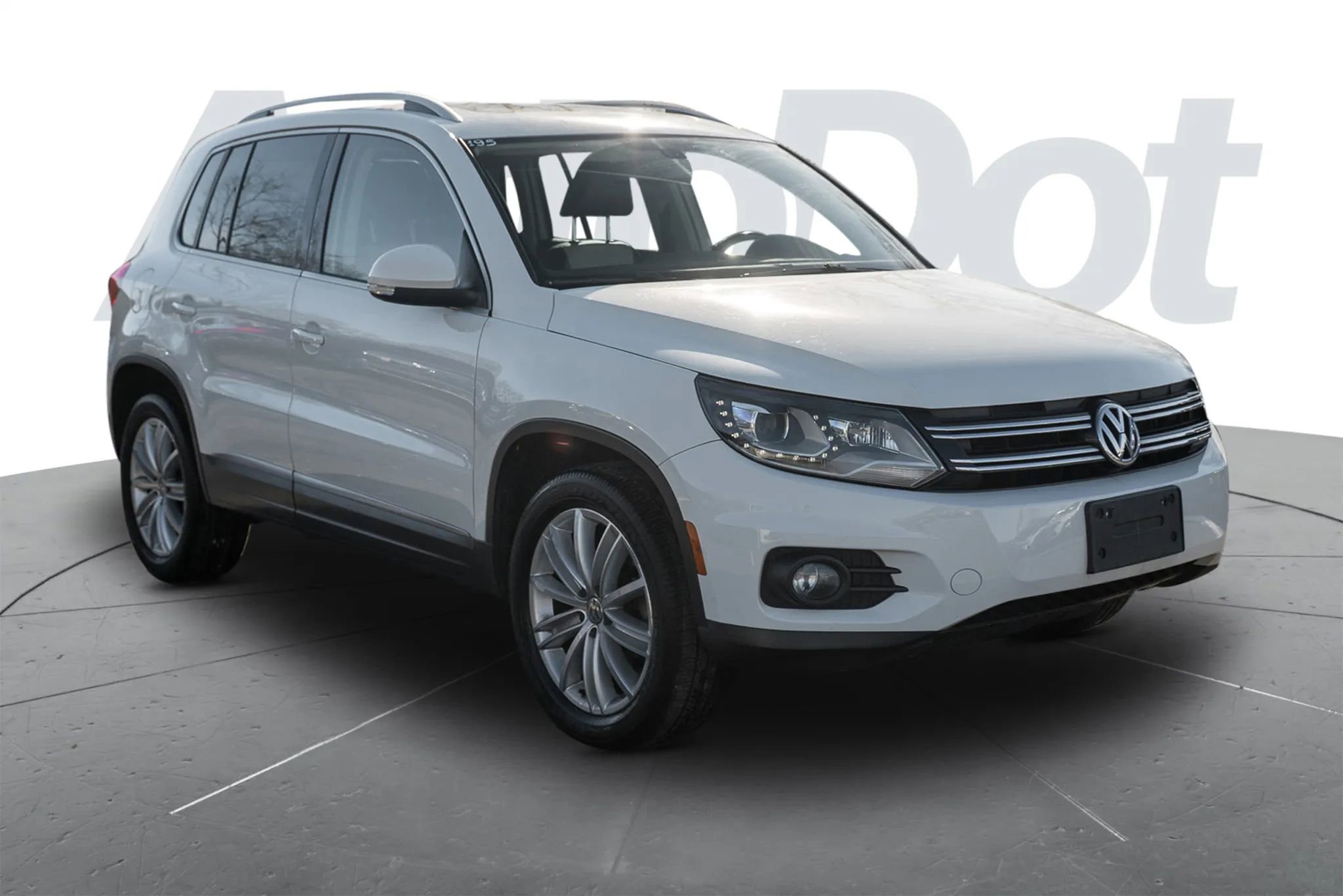 Used 2016 Volkswagen Tiguan SE image 4