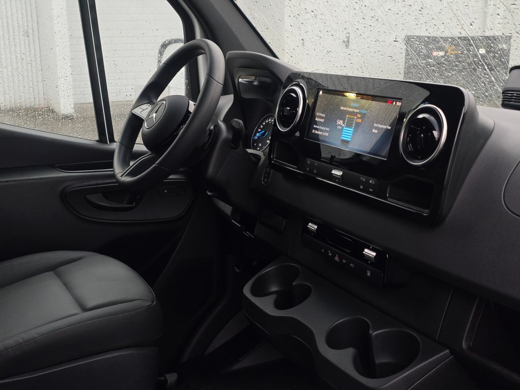 New 2025 Mercedes-Benz eSprinter 170 Cargo image 23