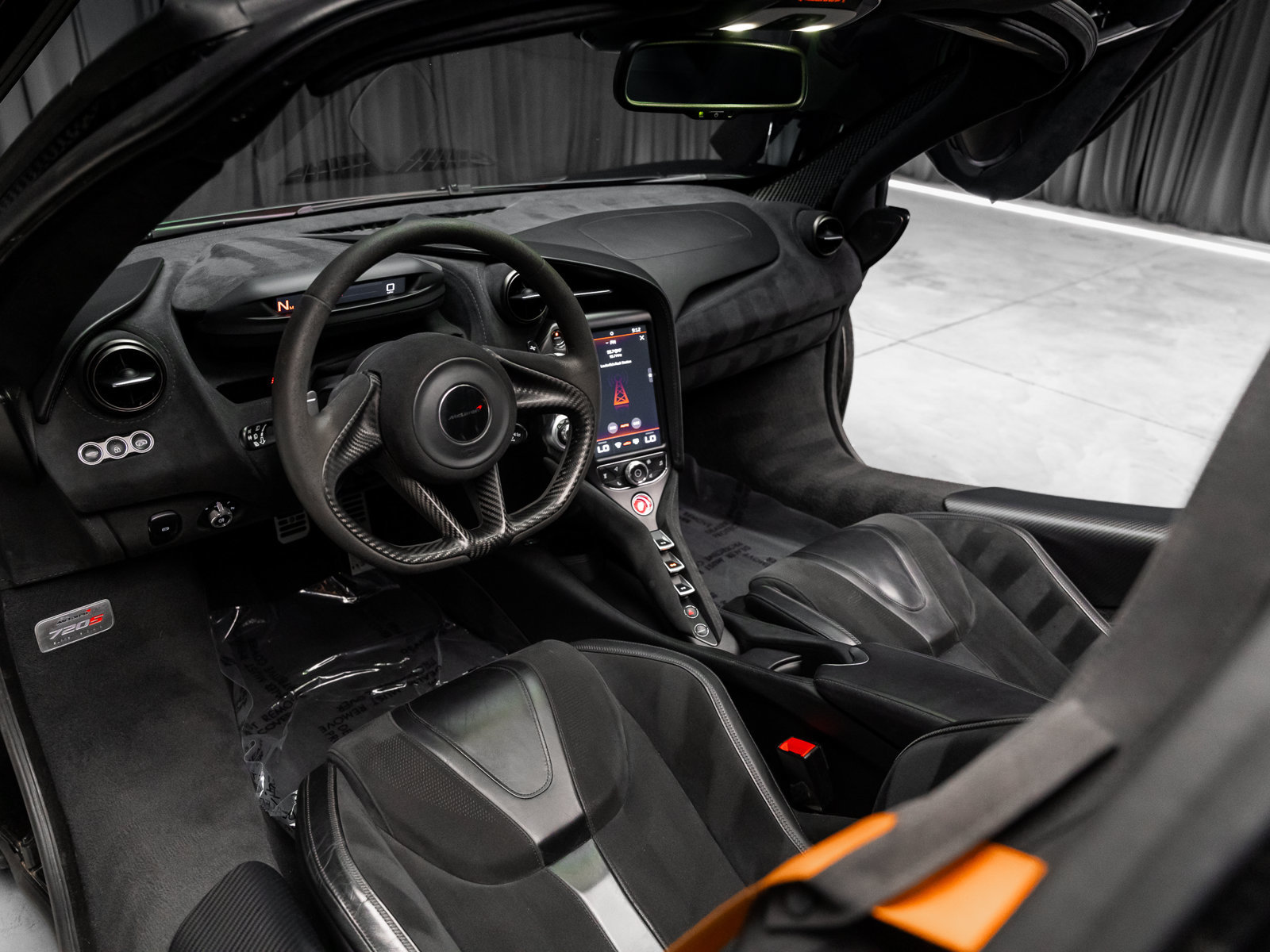 Used 2018 McLaren 720S RWD image 8