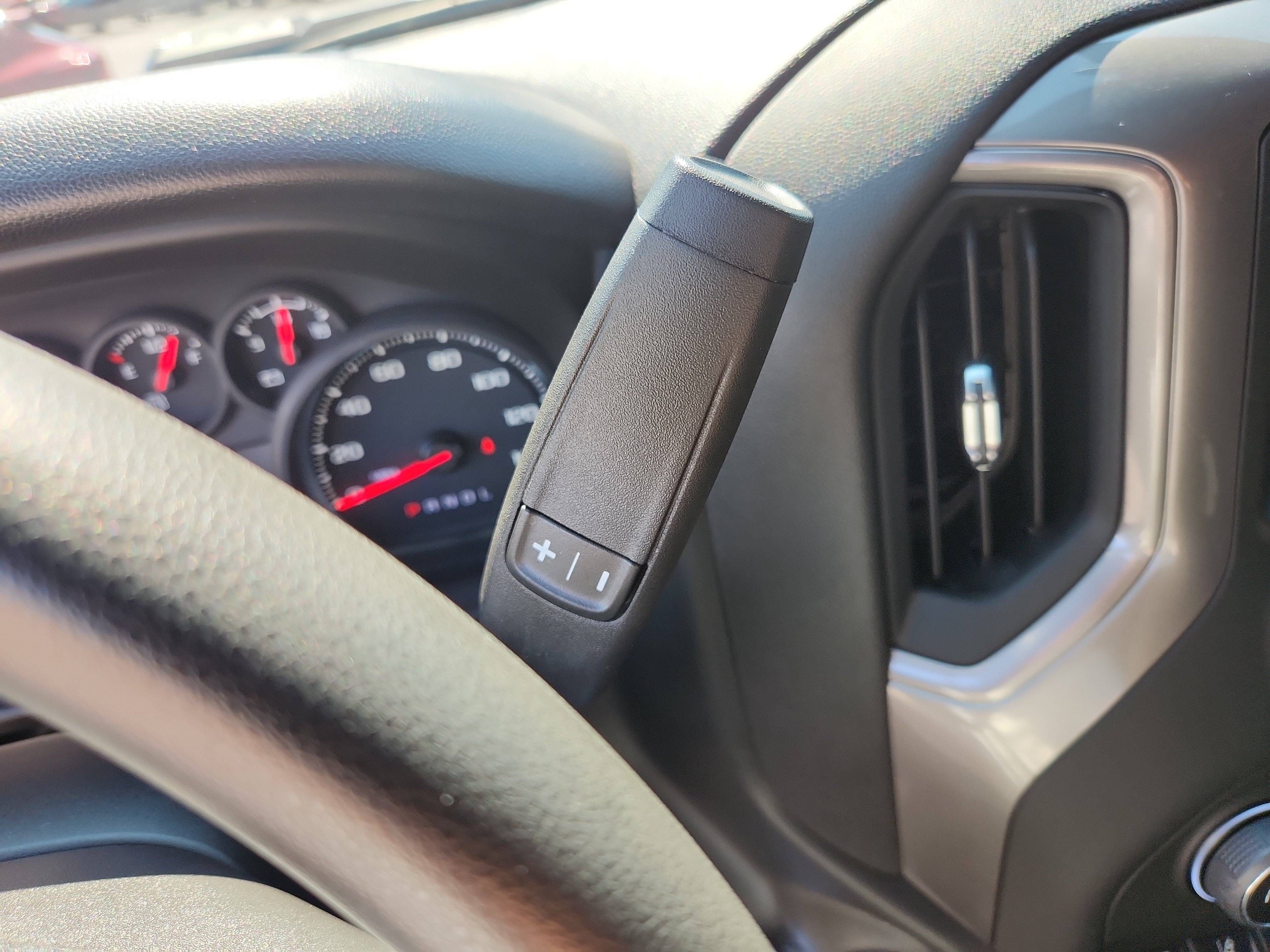 Used 2025 Chevrolet Silverado 2500 W/T AWD/4WD image 19