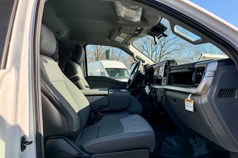 Used 2024 Ford F350 XLT AWD/4WD image 12