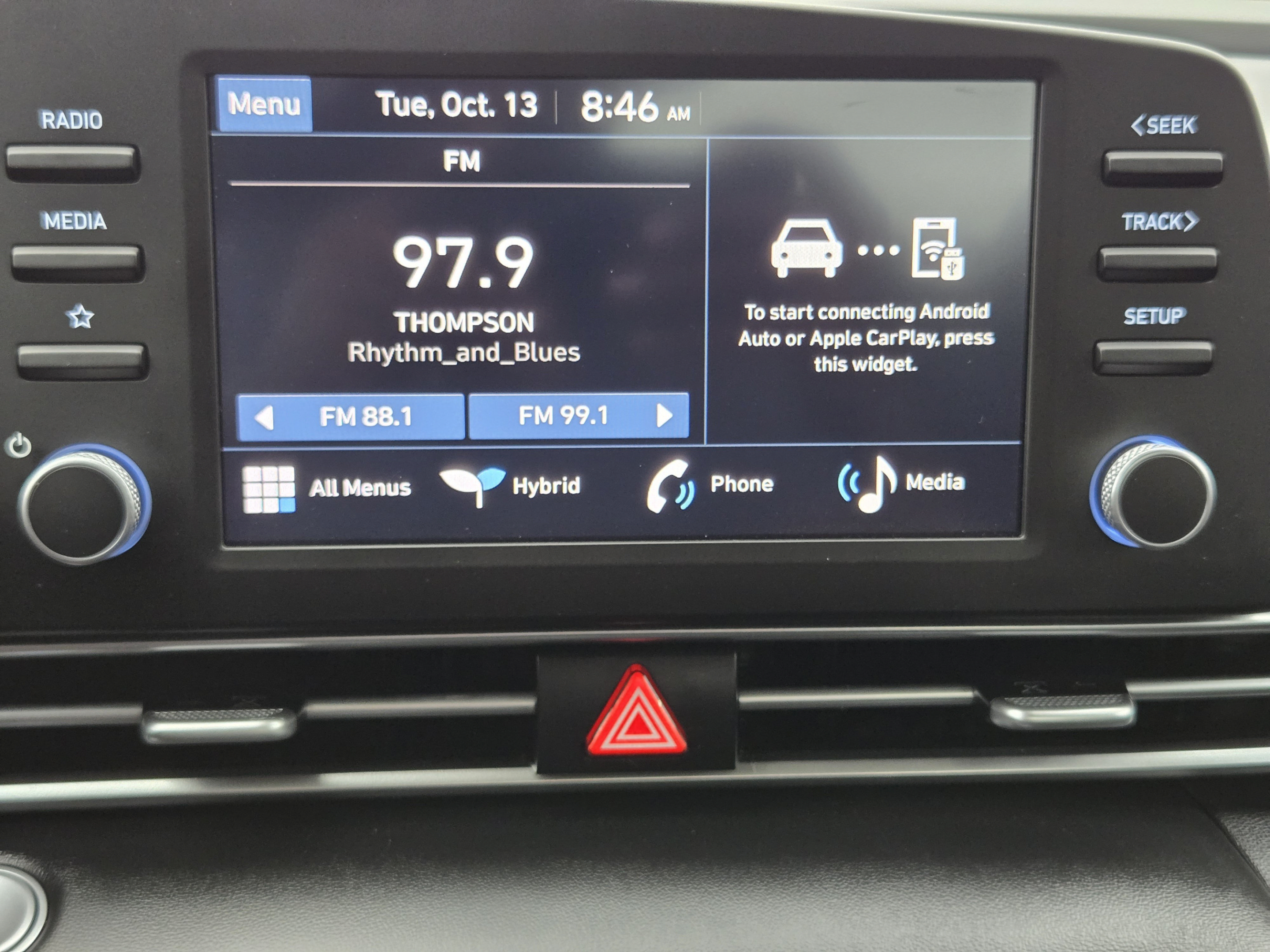 Used 2025 Hyundai Elantra Hybrid FWD image 13