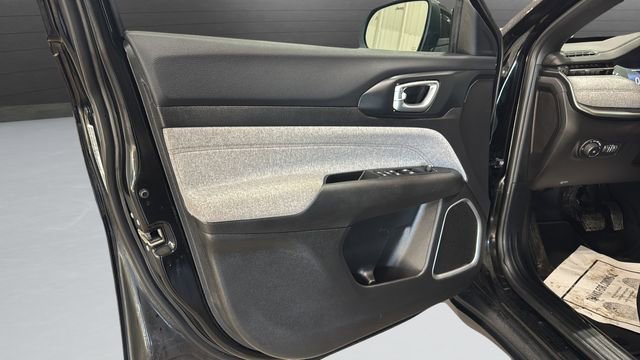 Used 2024 Jeep Compass Latitude image 41