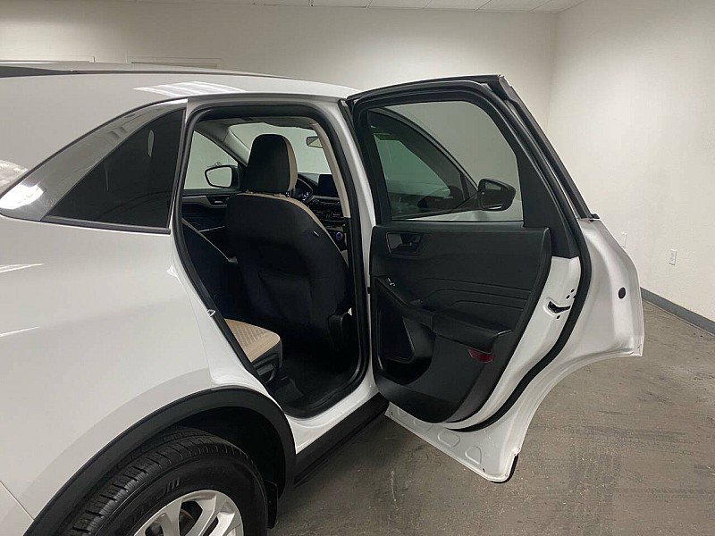 Used 2022 Ford Escape SE image 15