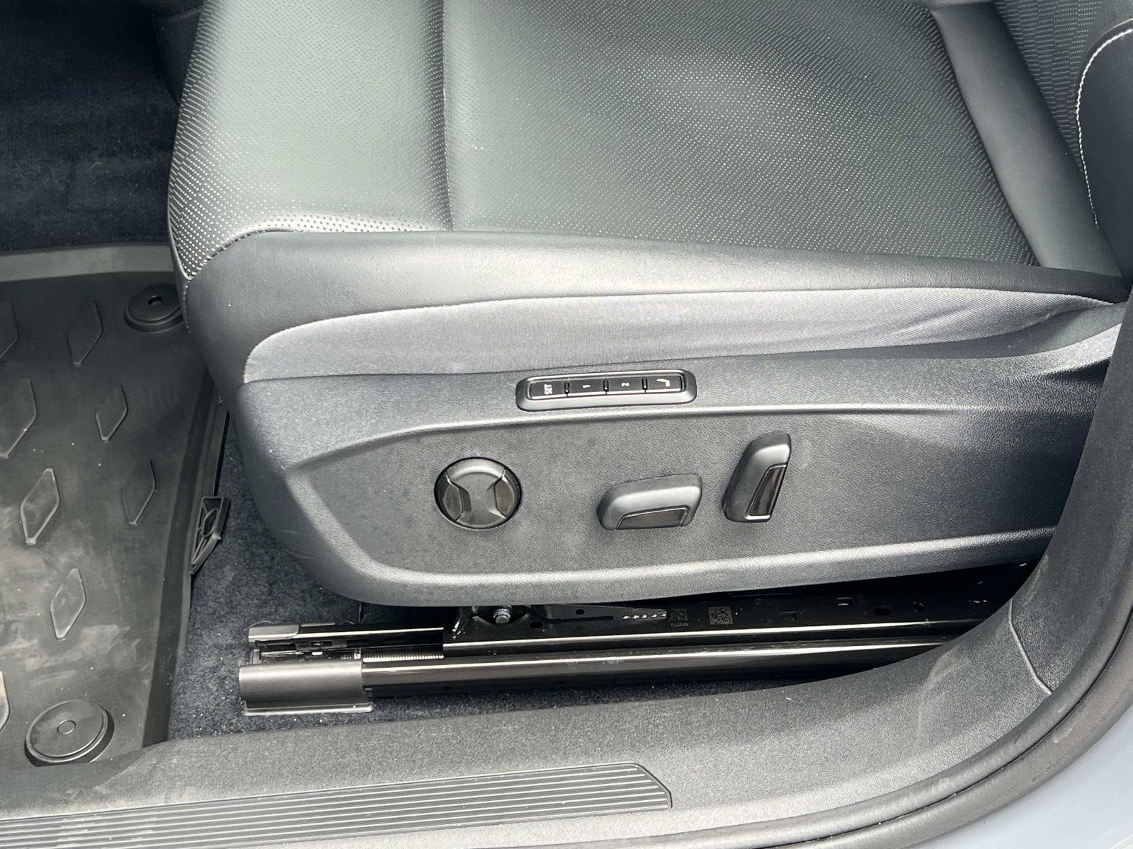Certified 2023 Volkswagen ID.4 Pro S AWD/4WD image 19