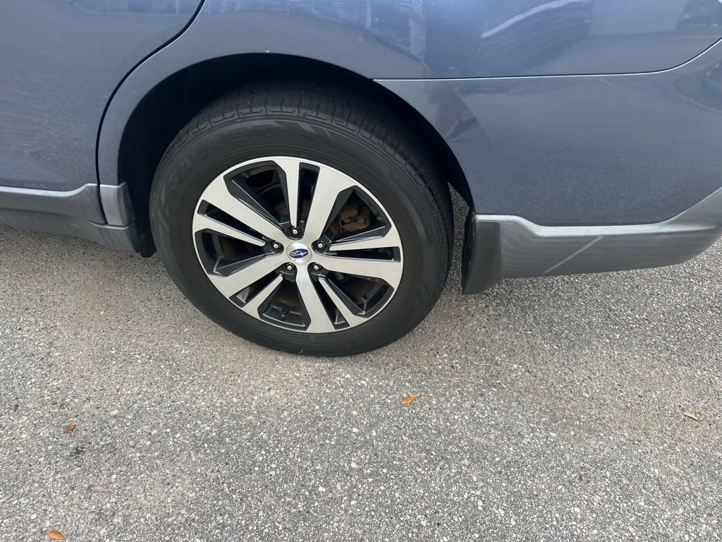Used 2018 Subaru Outback 2.5i Limited image 12