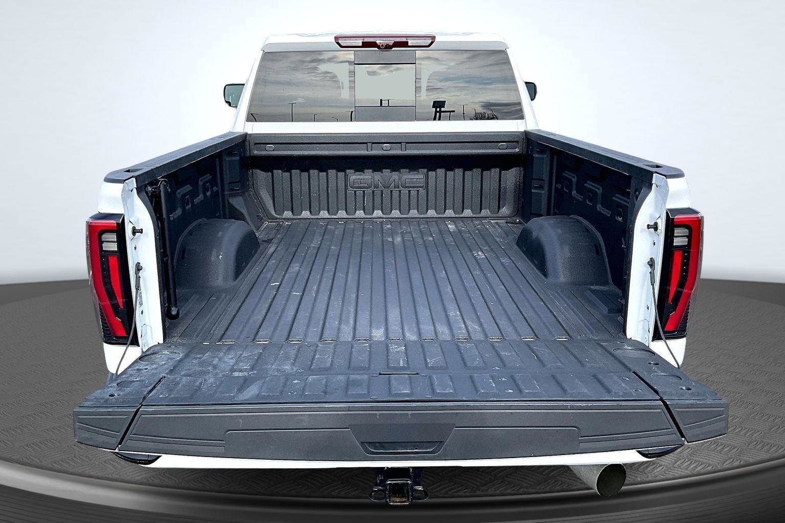 Used 2025 GMC Sierra 3500 AT4 w/ AT4 Premium Plus Package image 5