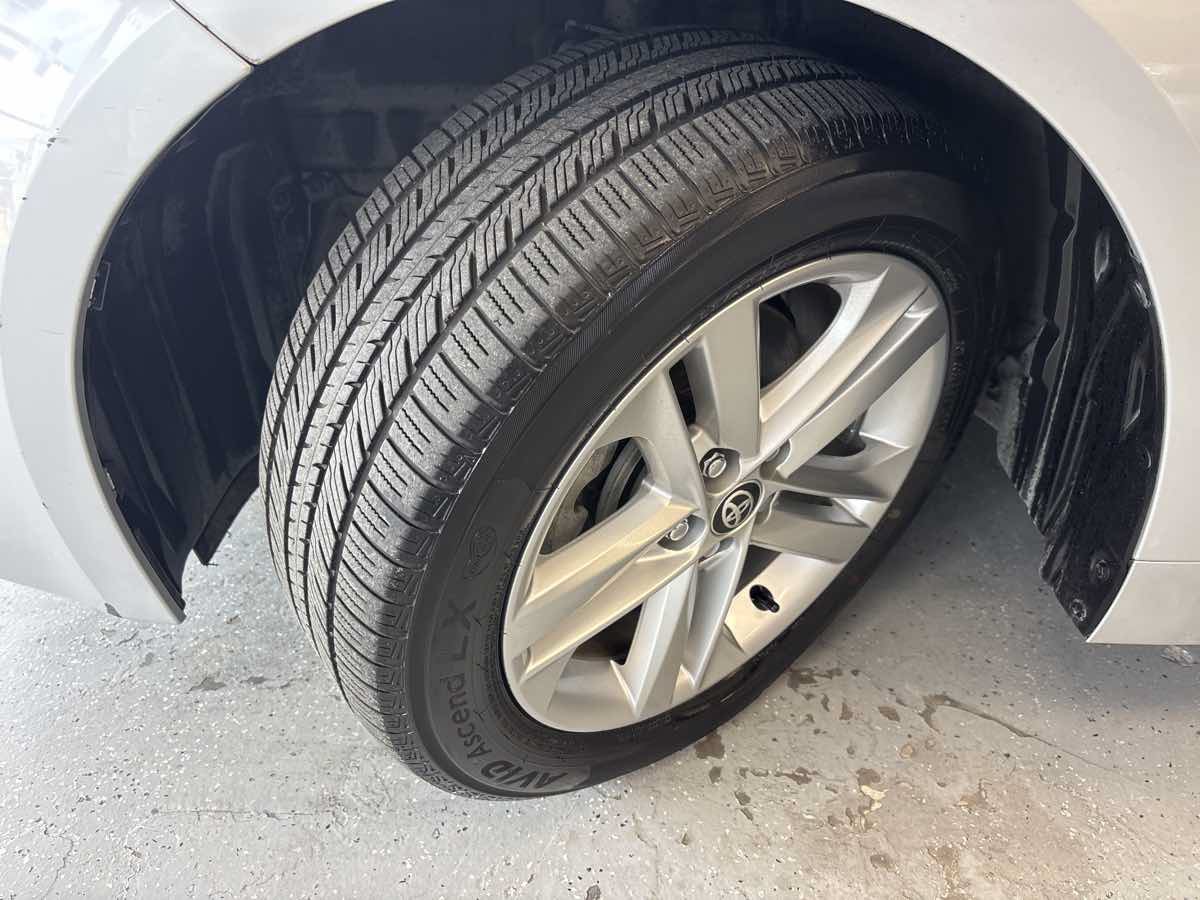 Used 2019 Toyota Corolla SE w/ Carpet Mat Package FWD image 25