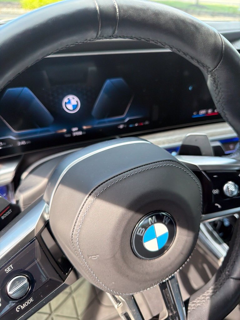 Used 2025 BMW 760i xDrive AWD/4WD image 2