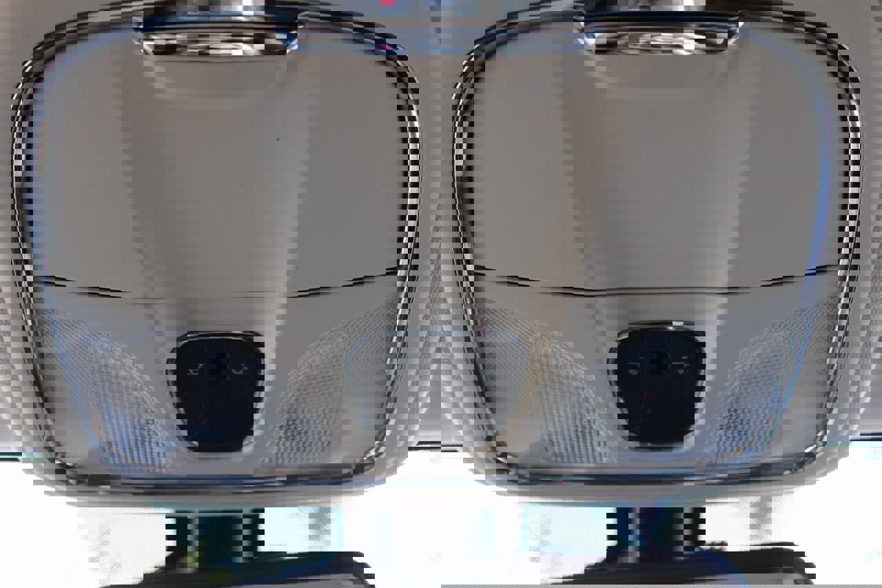 Used 2016 Jeep Cherokee Latitude w/ Cold Weather Group image 21