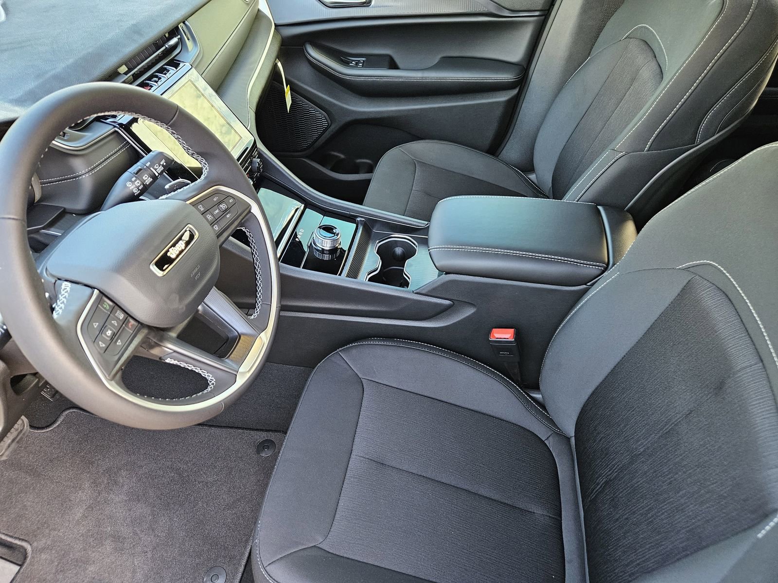 New 2025 Jeep Grand Cherokee Laredo AWD/4WD image 15