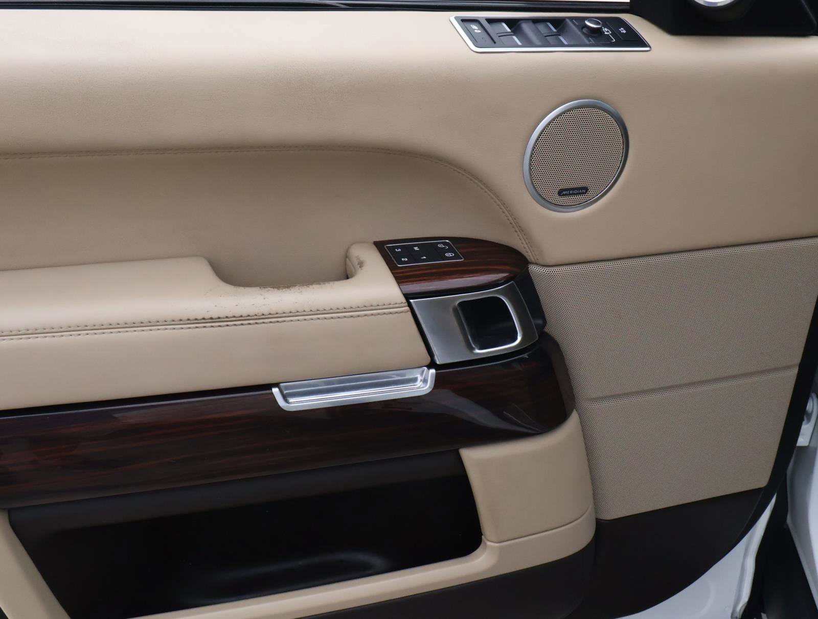 Used 2017 Land Rover Range Rover Supercharged image 18