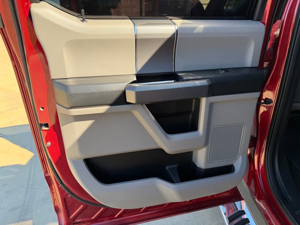 Used 2017 Ford F250 XLT w/ XLT Premium Package image 14