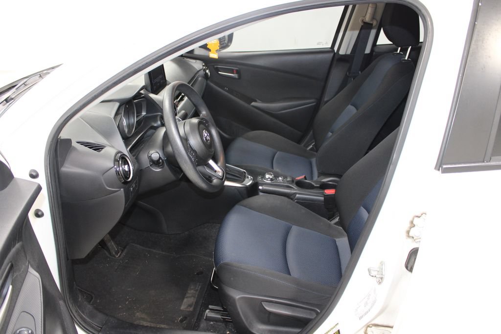 Used 2019 Toyota Yaris LE FWD image 14