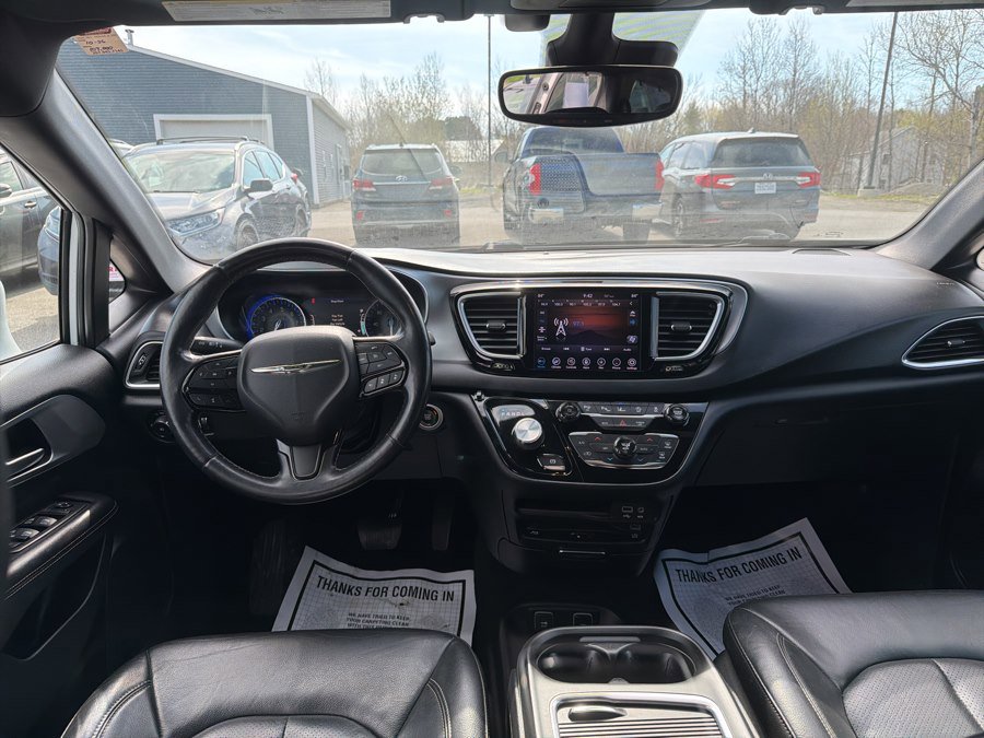 Used 2019 Chrysler Pacifica Touring-L Plus w/ Advanced Safetytec Group FWD image 7