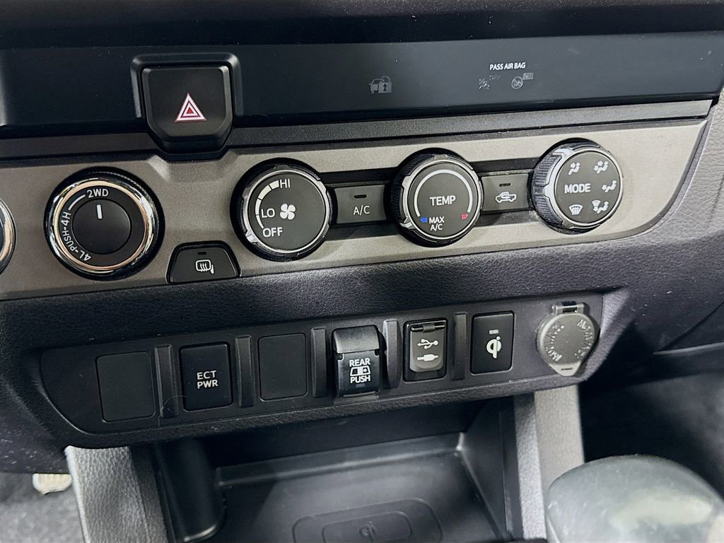 Used 2019 Toyota Tacoma TRD Sport w/ Exterior Package AWD/4WD image 17
