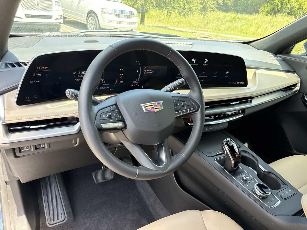 Certified 2024 Cadillac XT4 Luxury w/ Cold Weather Package FWD image 32