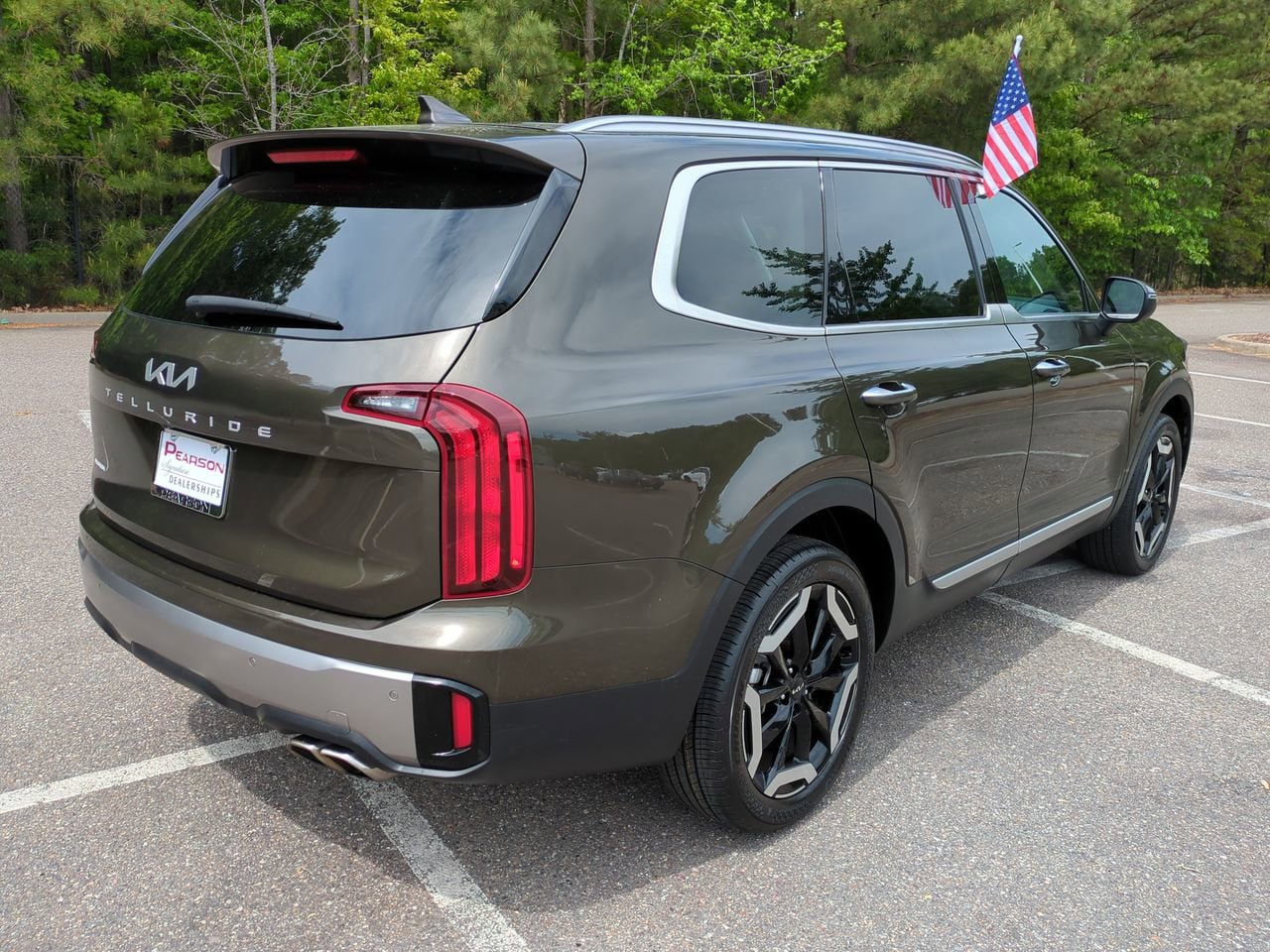 Used 2025 Kia Telluride S FWD image 4