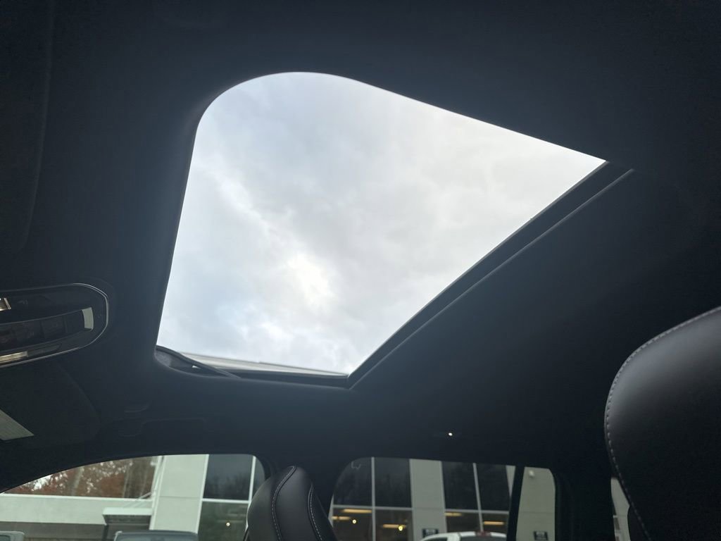 New 2025 Jeep Grand Cherokee Altitude image 23