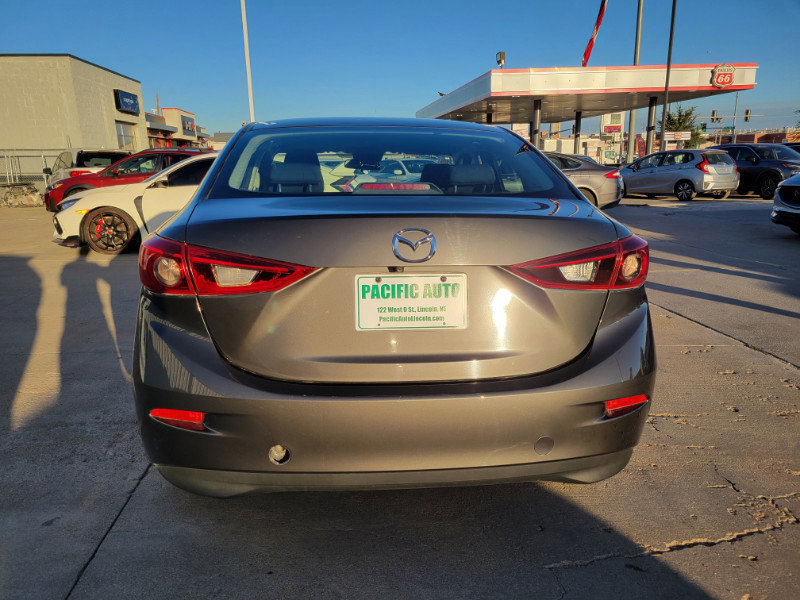 Used 2018 MAZDA MAZDA3 Sport w/ Preferred Equipment Package image 6