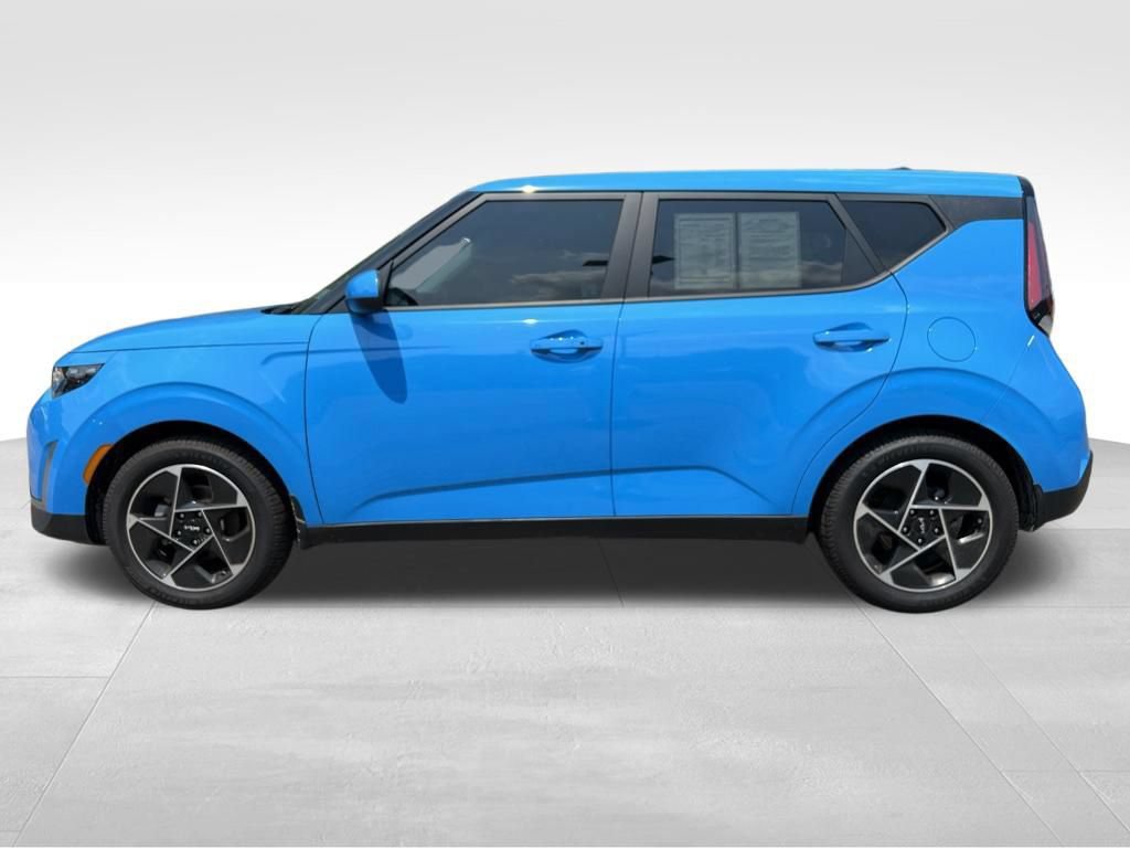 Used 2025 Kia Soul EX FWD image 11