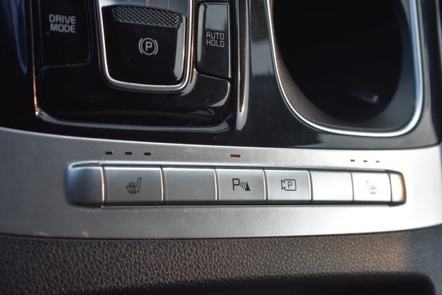 Certified 2023 Kia Carnival EX FWD image 25
