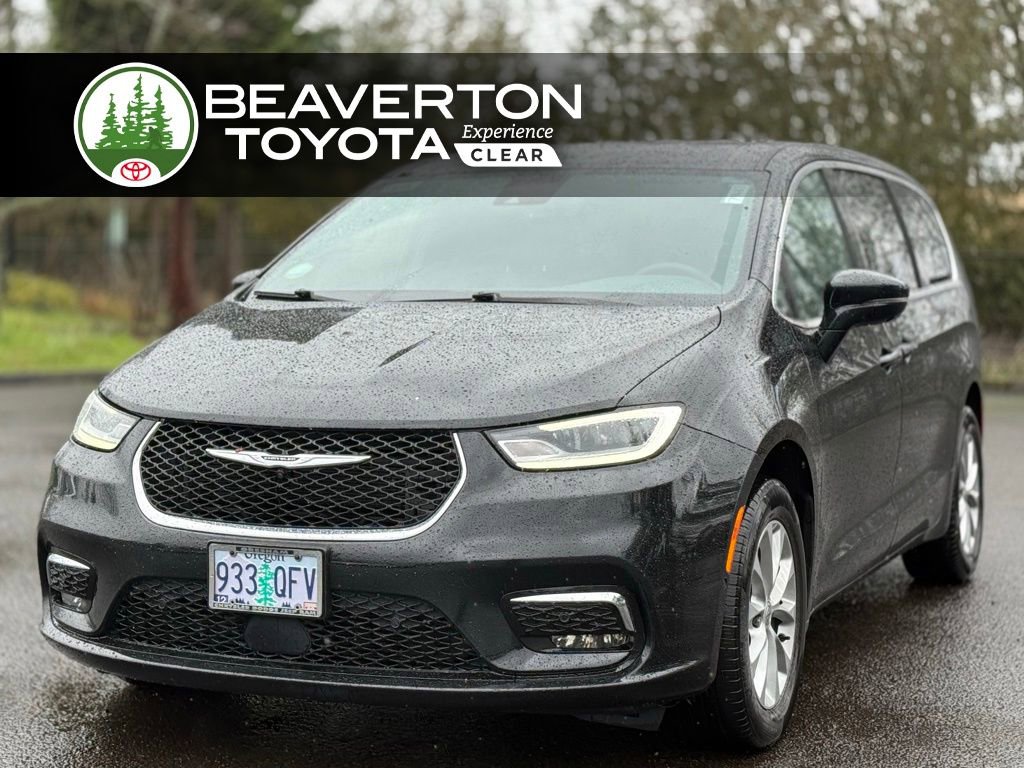 Used 2025 Chrysler Pacifica Select image 1