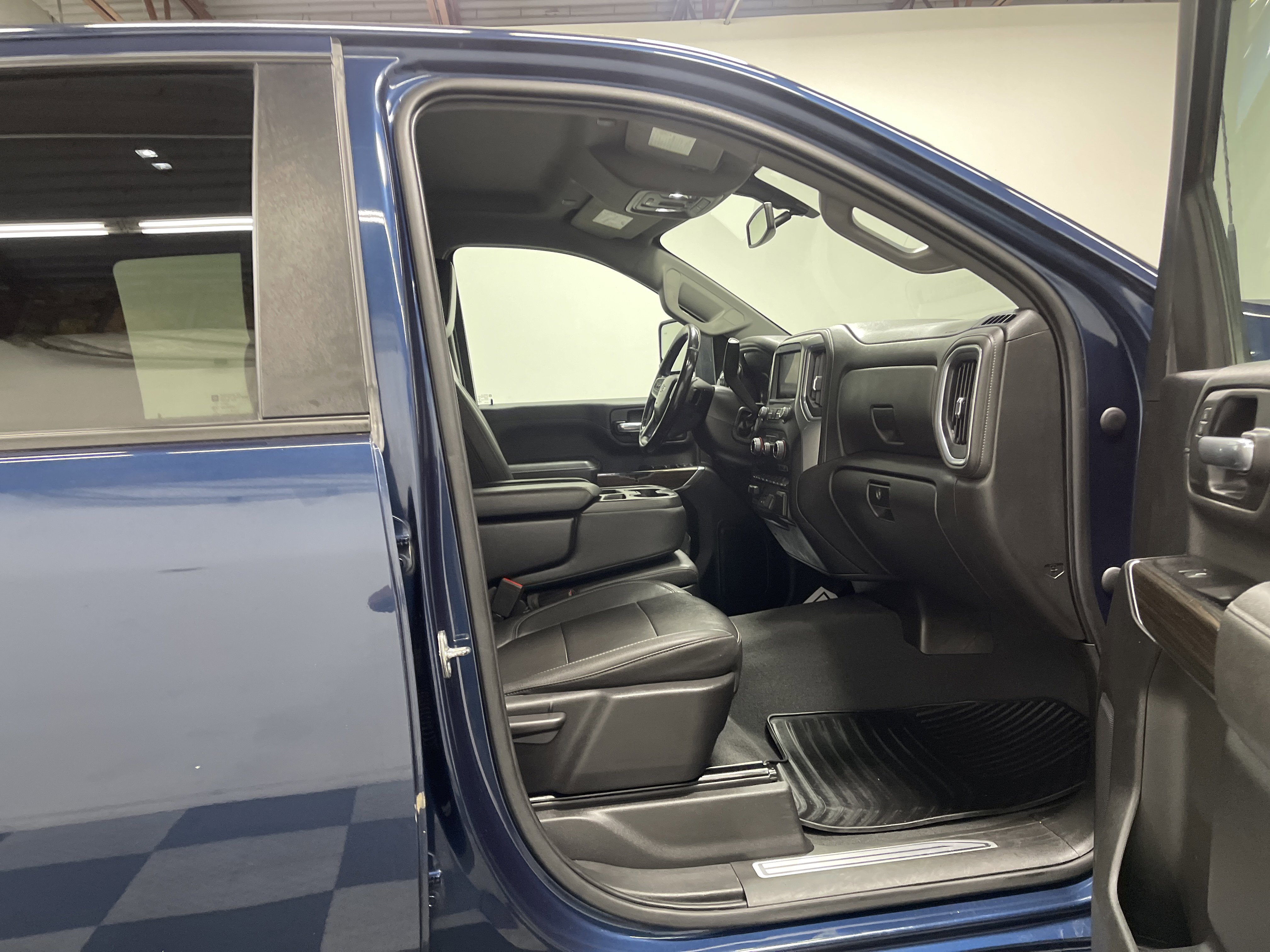 Used 2022 Chevrolet Silverado 2500 LT w/ Z71 Sport Edition AWD/4WD image 25