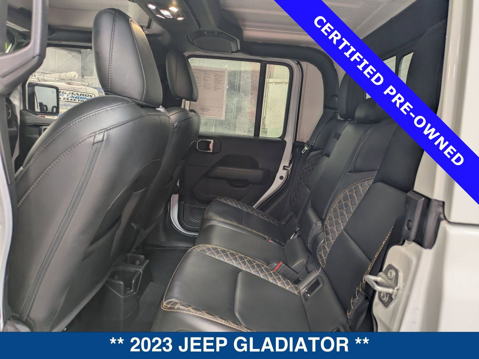 Used 2023 Jeep Gladiator Overland image 15