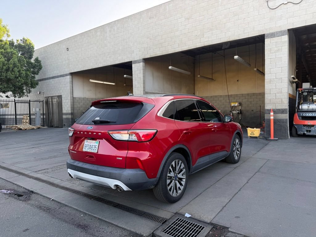 Used 2020 Ford Escape Titanium FWD image 3