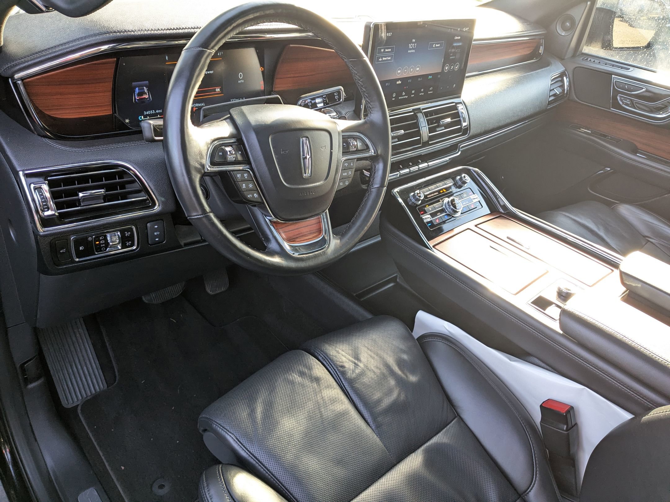 Used 2024 Lincoln Navigator Reserve image 11